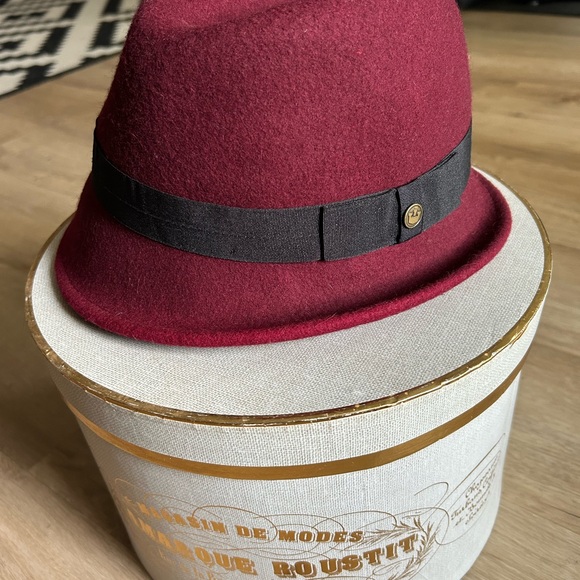 Burgundy Women’s Hat with Black Band - Picture 2 of 4